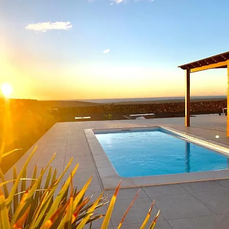 Casa Kira * تيندايا